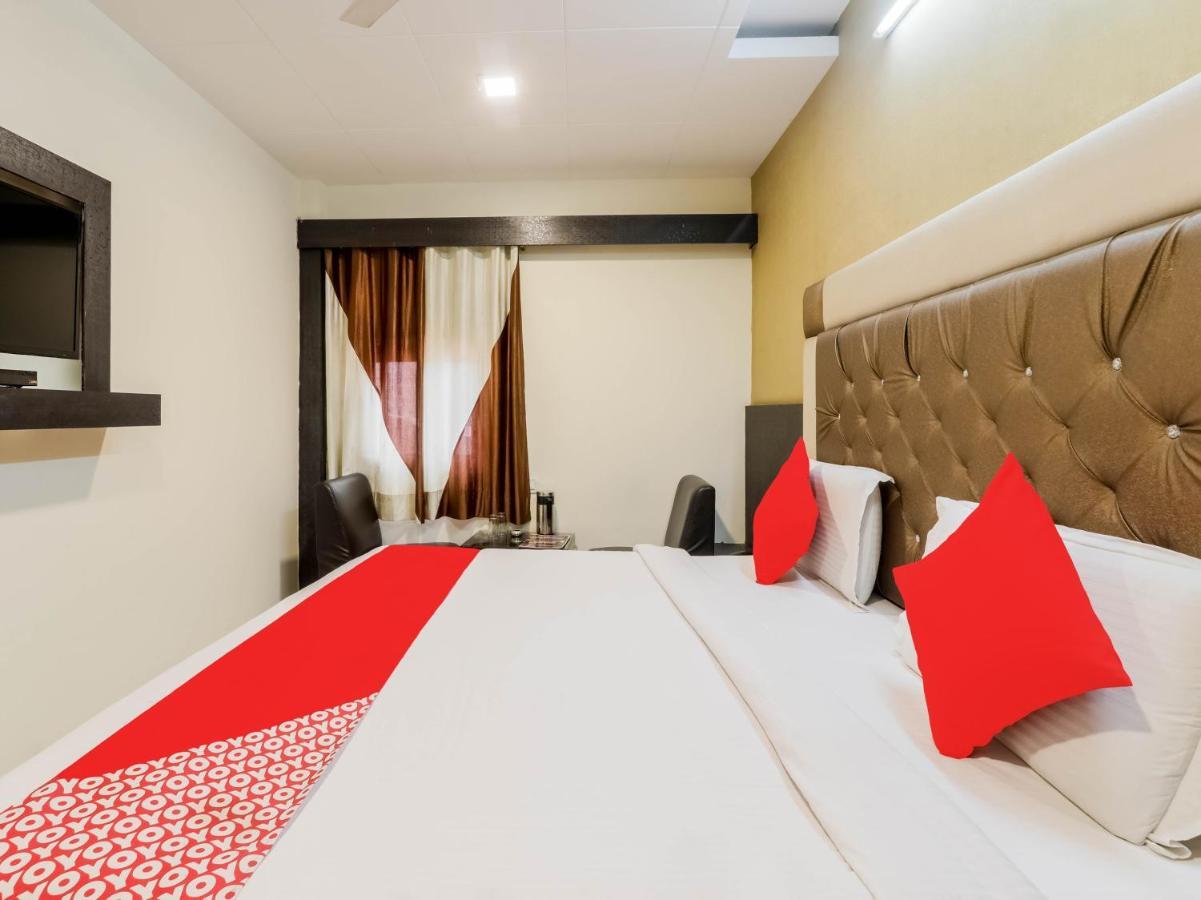 Oyo 79765 Hotel Samrat Lucknow Ngoại thất bức ảnh