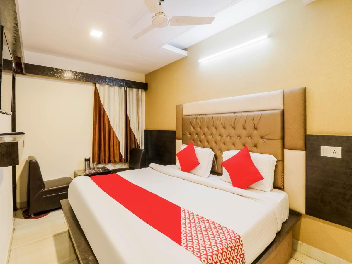 Oyo 79765 Hotel Samrat Lucknow Ngoại thất bức ảnh
