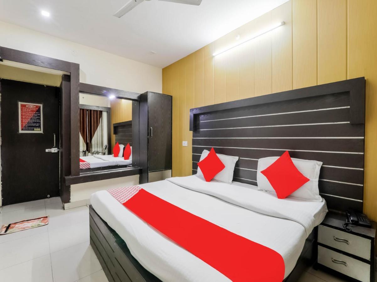 Oyo 79765 Hotel Samrat Lucknow Ngoại thất bức ảnh