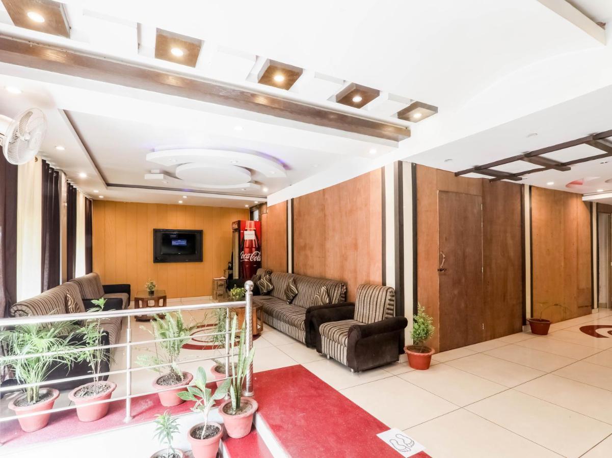 Oyo 79765 Hotel Samrat Lucknow Ngoại thất bức ảnh